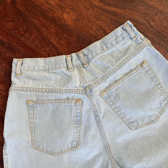Vintage 90s Mom Shorts Light Wash - Picture 3 of 9